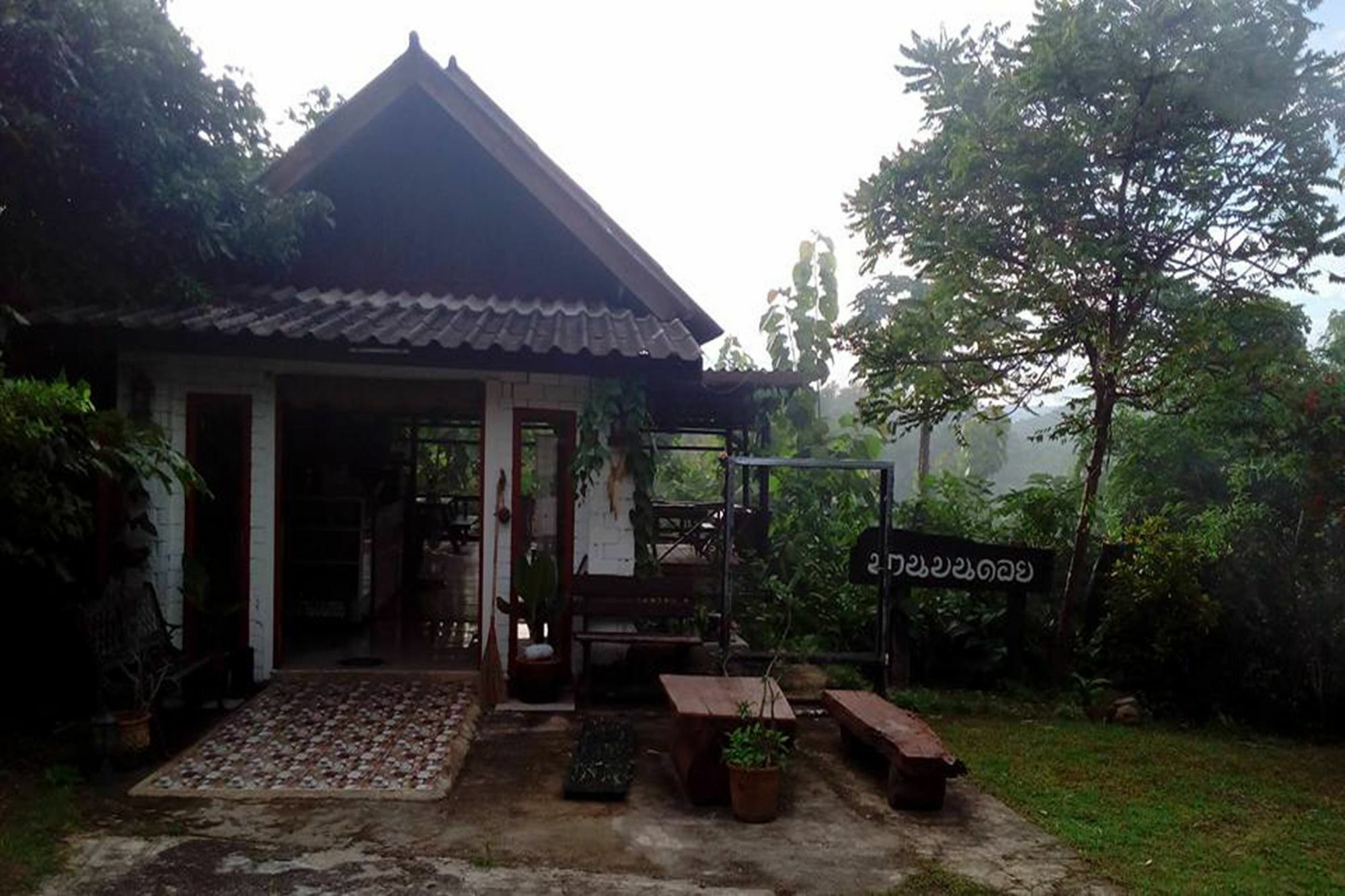 The Local Story Resort Ban Mon Talaeng Eksteriør billede