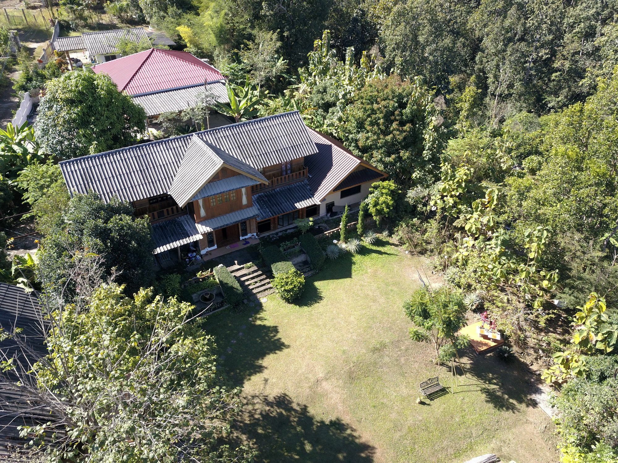 The Local Story Resort Ban Mon Talaeng Eksteriør billede